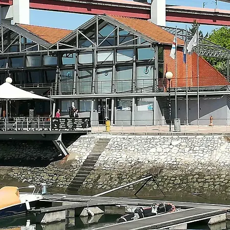 Sealev-boat For Sleeping Botel Lisbon