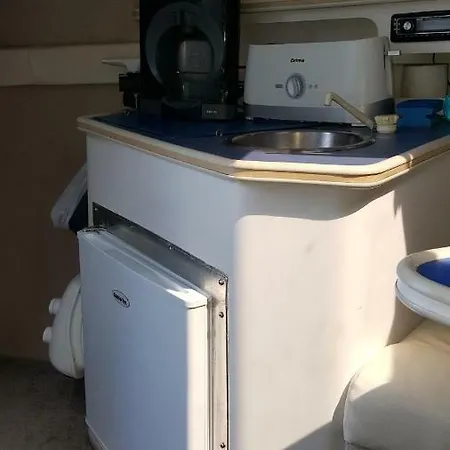 Πλωτό κατάλυμα Sealev-boat For Sleeping Lisboa