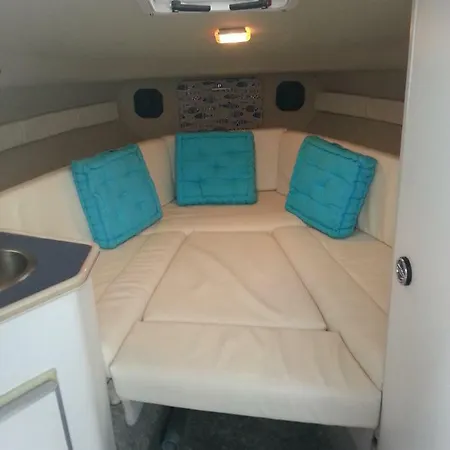 Sealev-boat For Sleeping Πλωτό κατάλυμα Lisboa